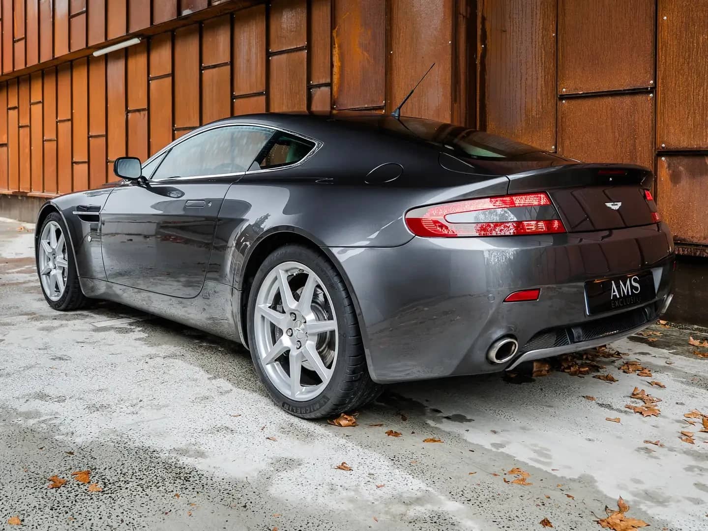 Aston Martin Vantage — photo 3