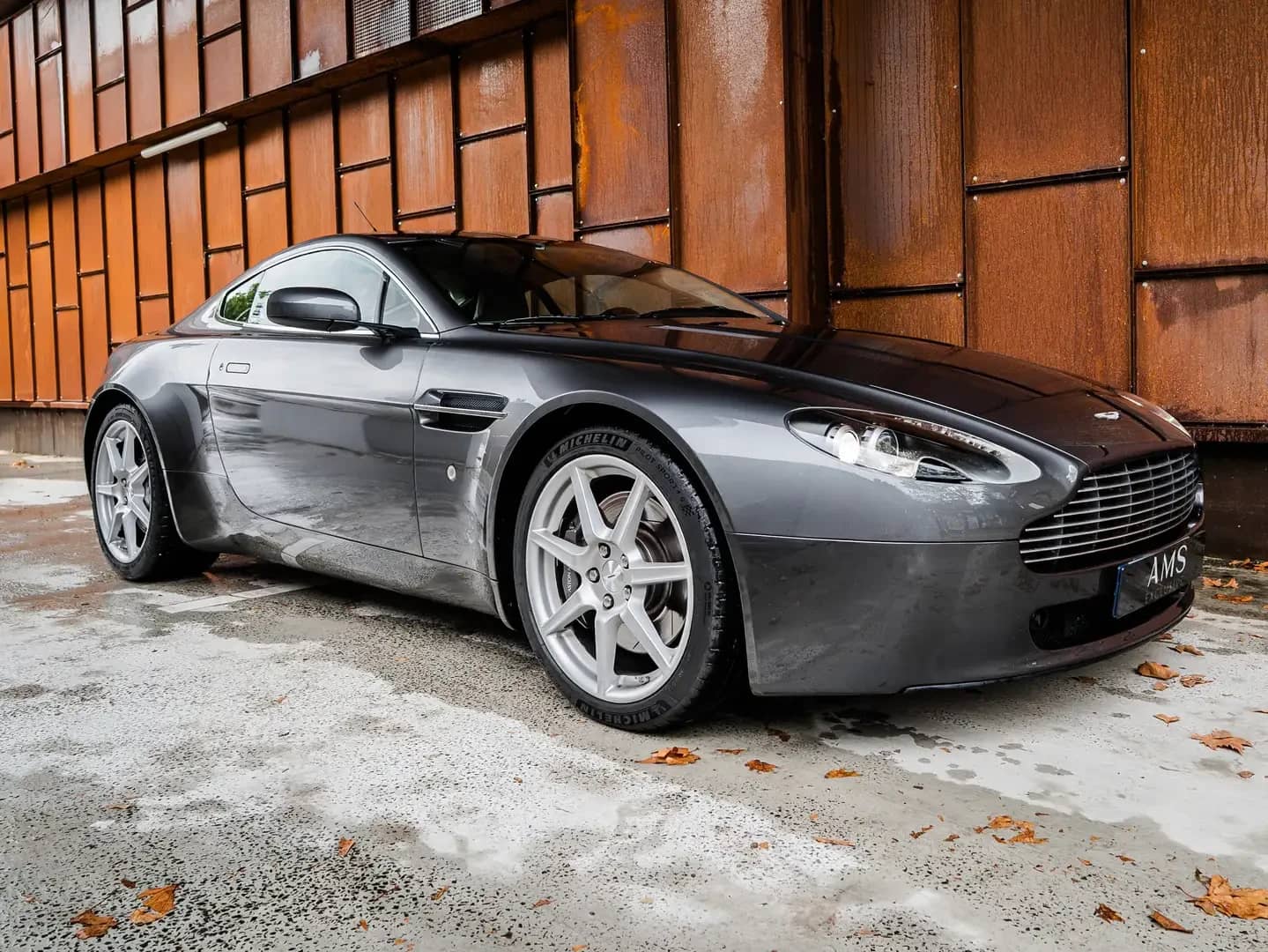 Aston Martin Vantage — photo 2
