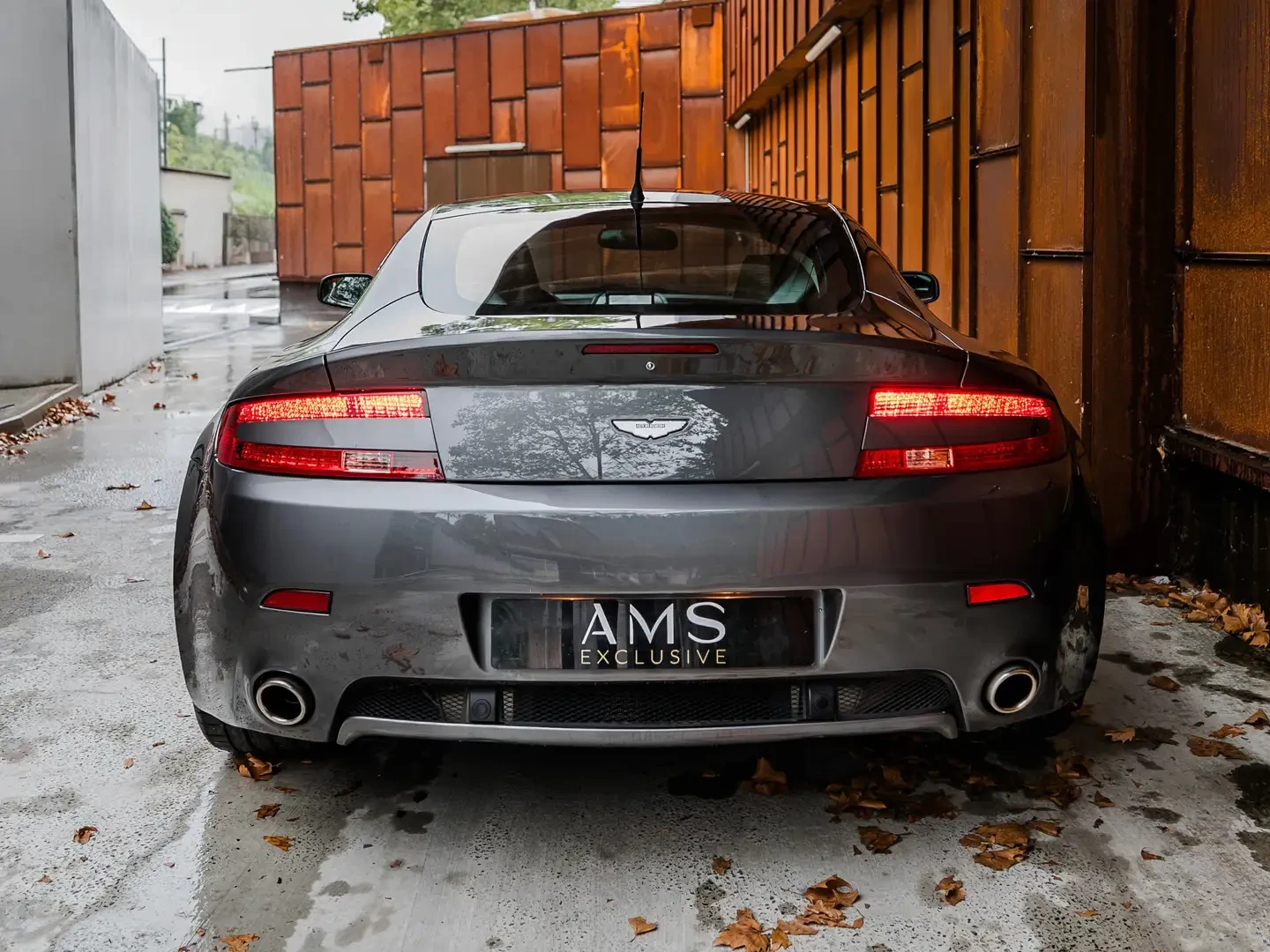 Aston Martin Vantage — photo 4