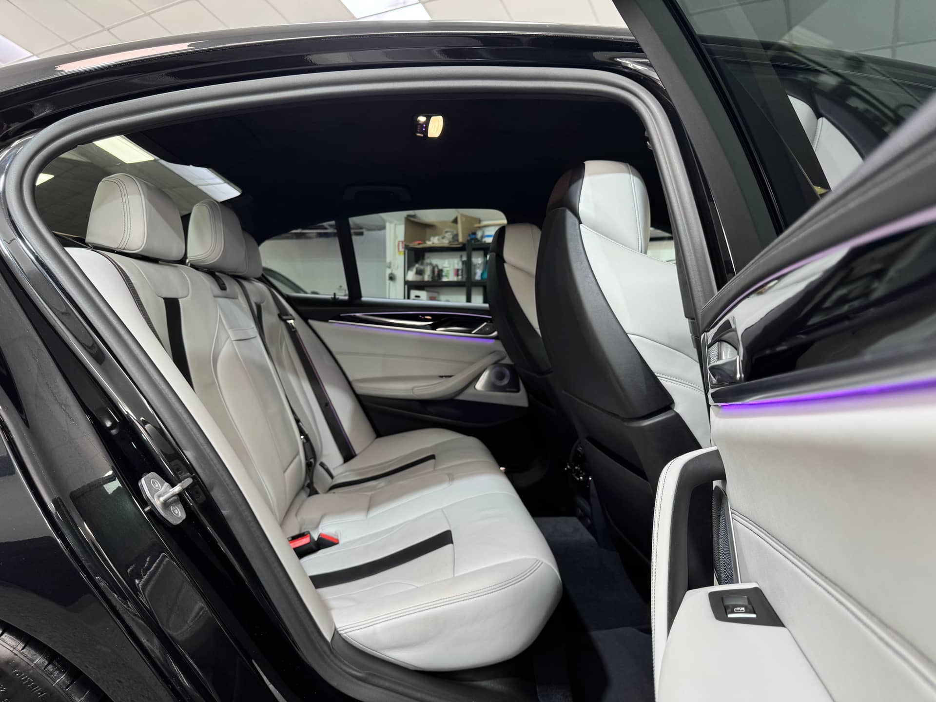 BMW M5 — photo 4
