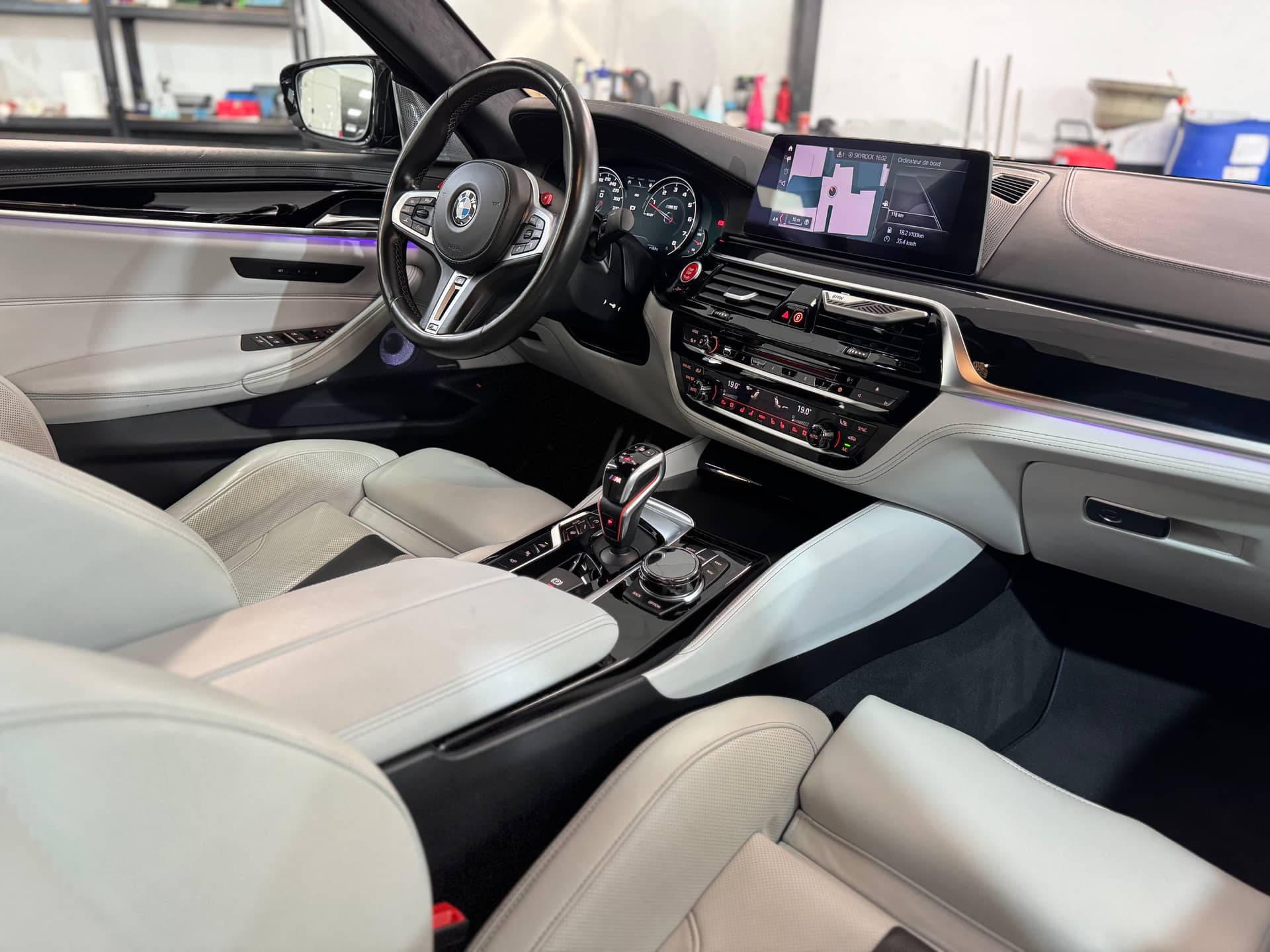 BMW M5 — photo 5