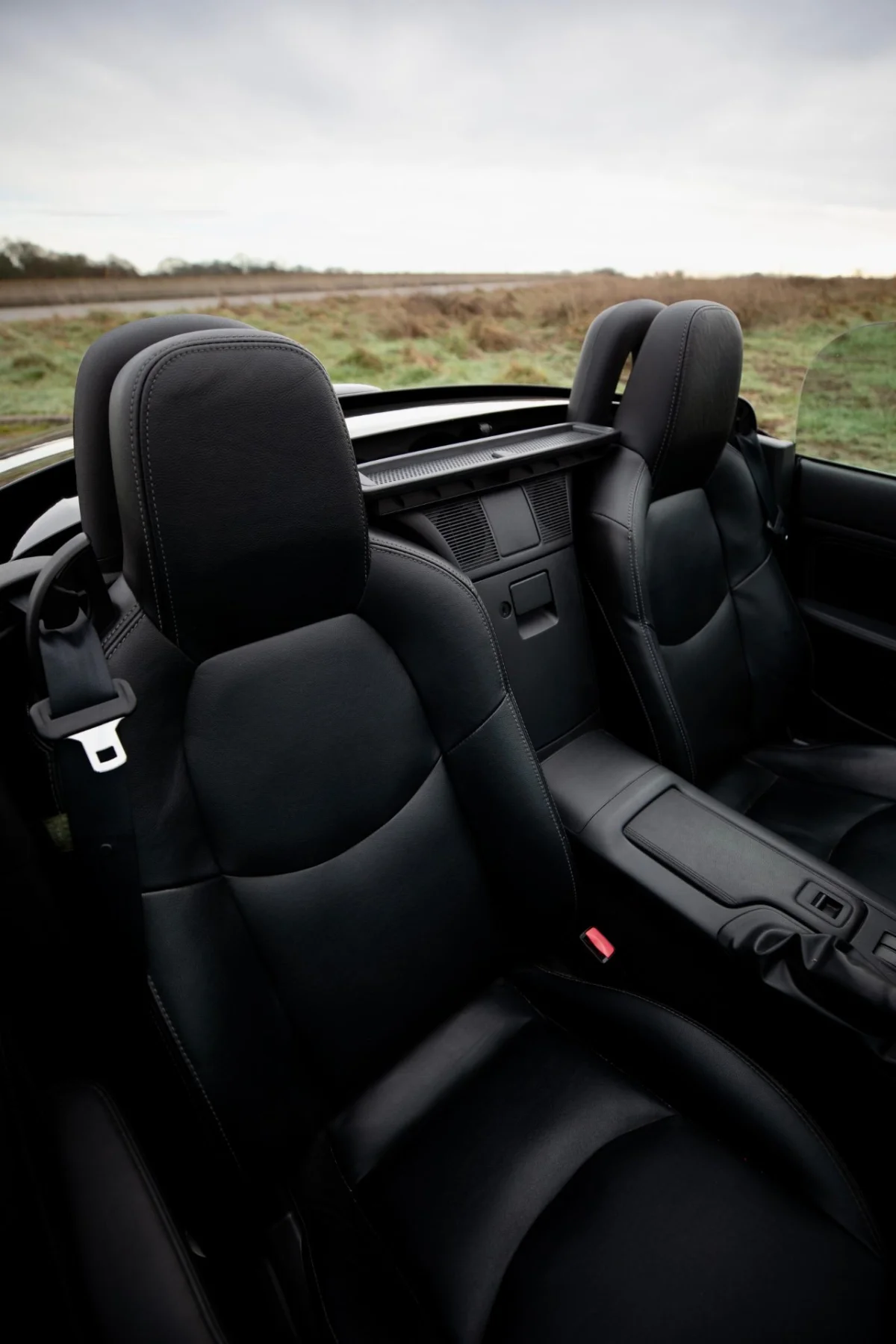 Mazda MX-5 — photo 6