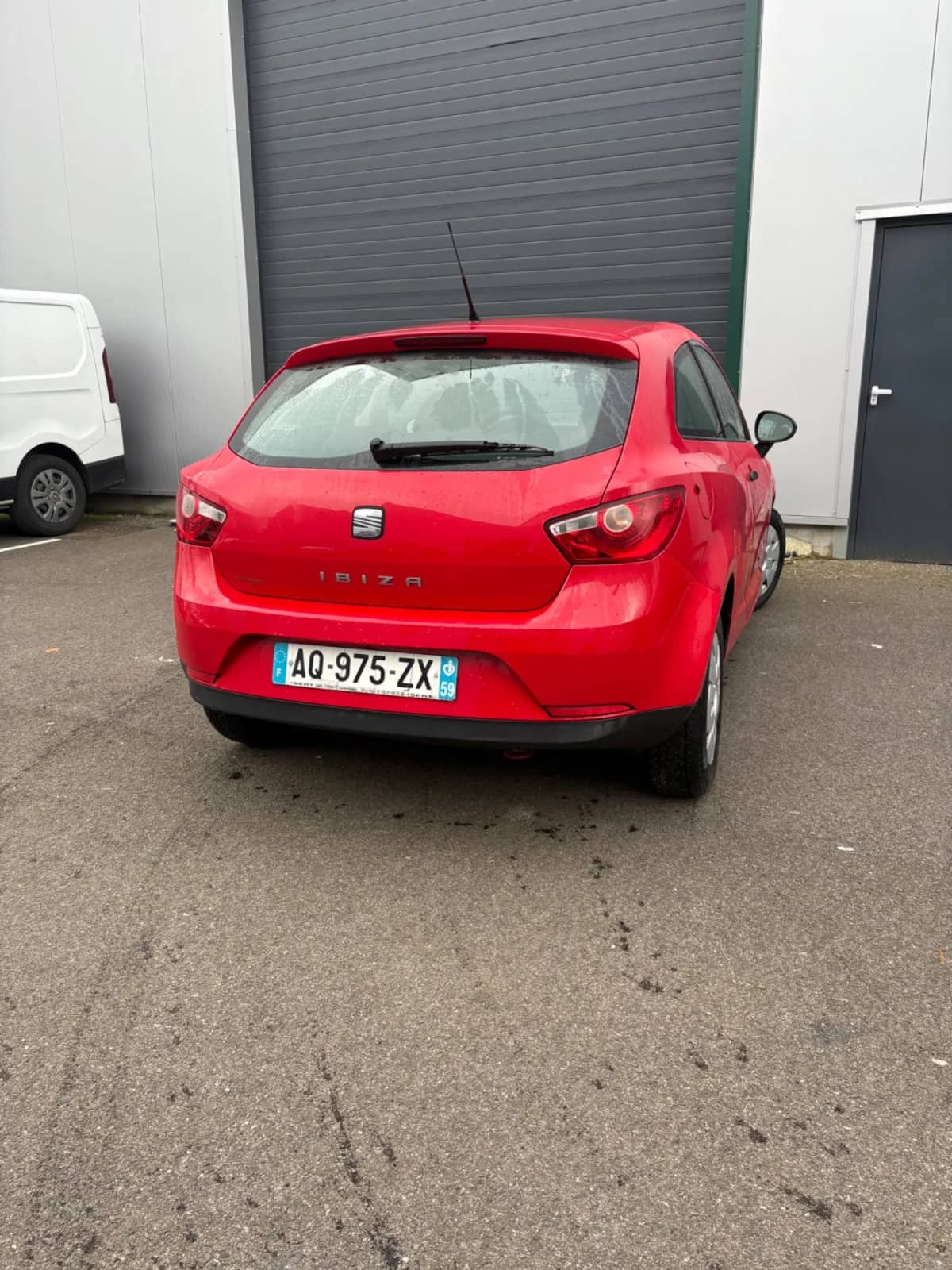 SEAT Ibiza — photo 2
