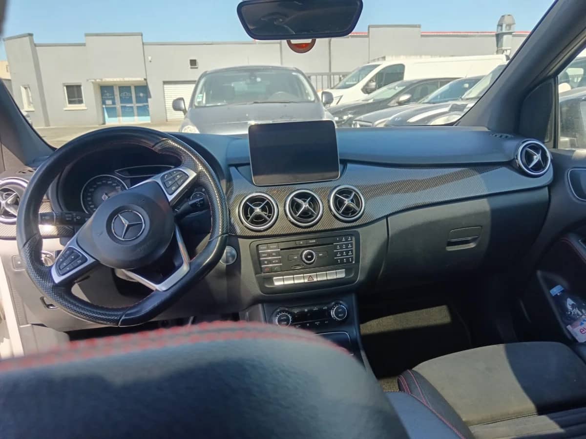 Mercedes-Benz  — photo 4