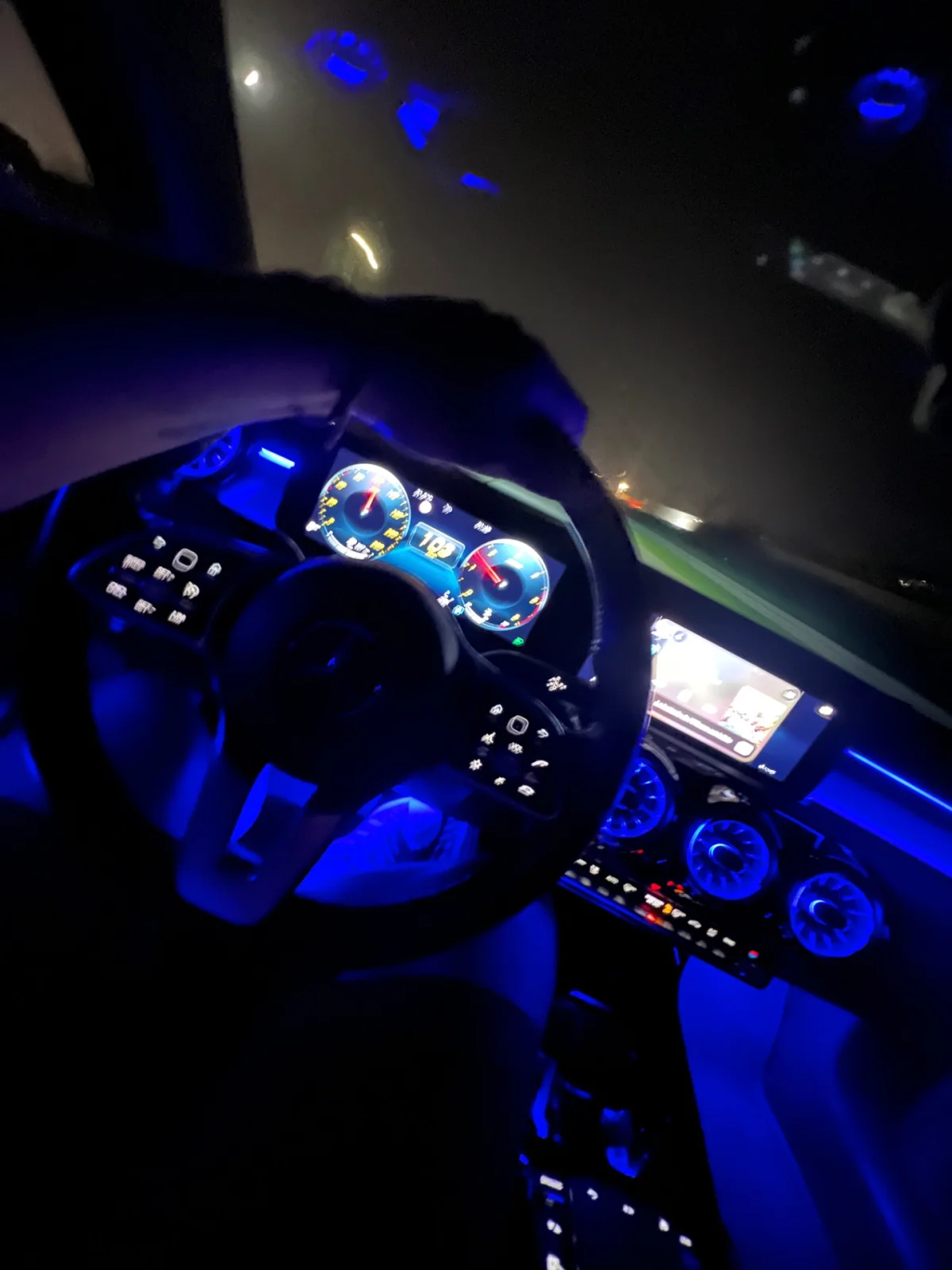 Mercedes-Benz  — photo 7