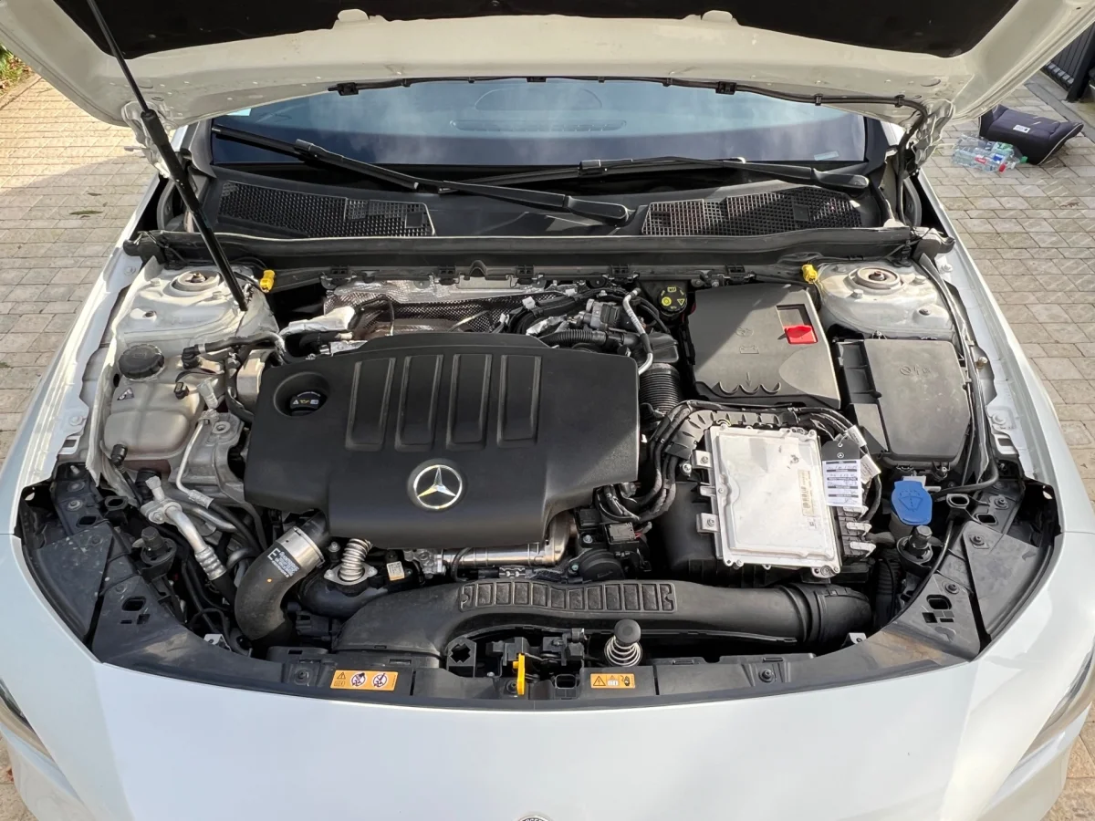 Mercedes-Benz  — photo 8