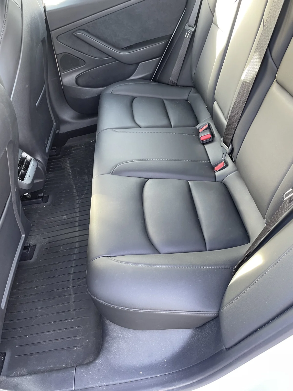 Tesla Model 3 — photo 7