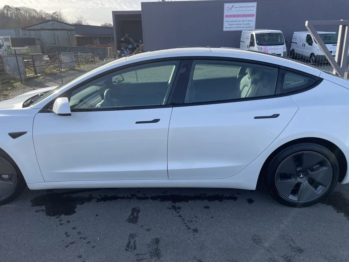 Tesla Model 3 — photo 8