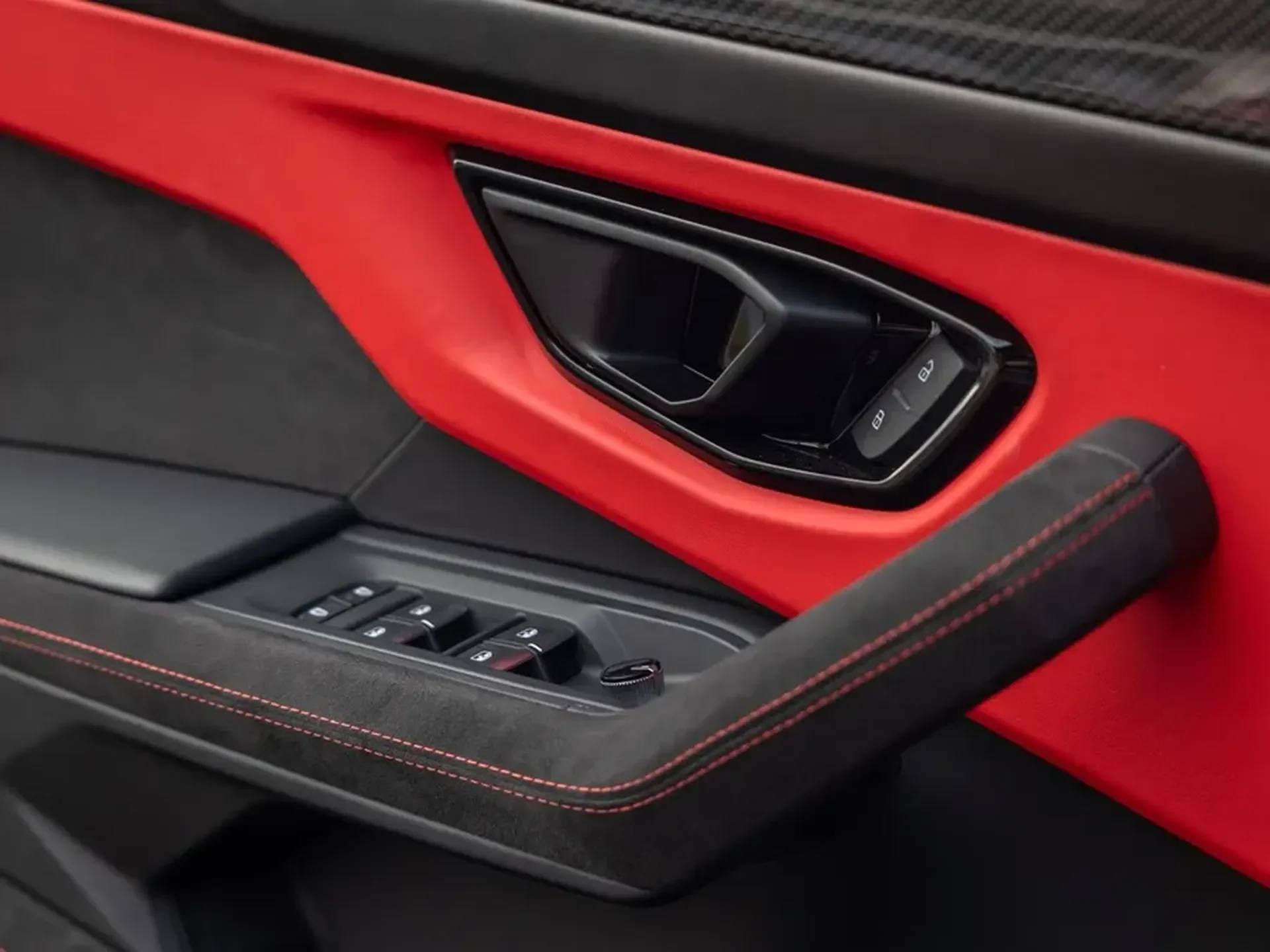 Lamborghini Urus — photo 10