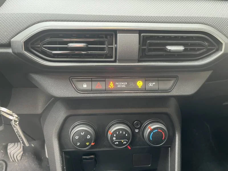 Dacia Sandero — photo 7