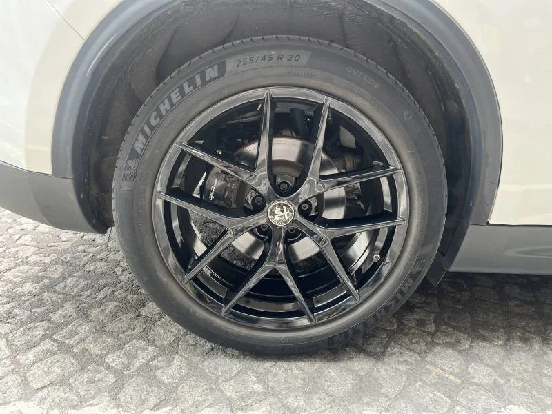 Alfa Romeo Stelvio — photo 2