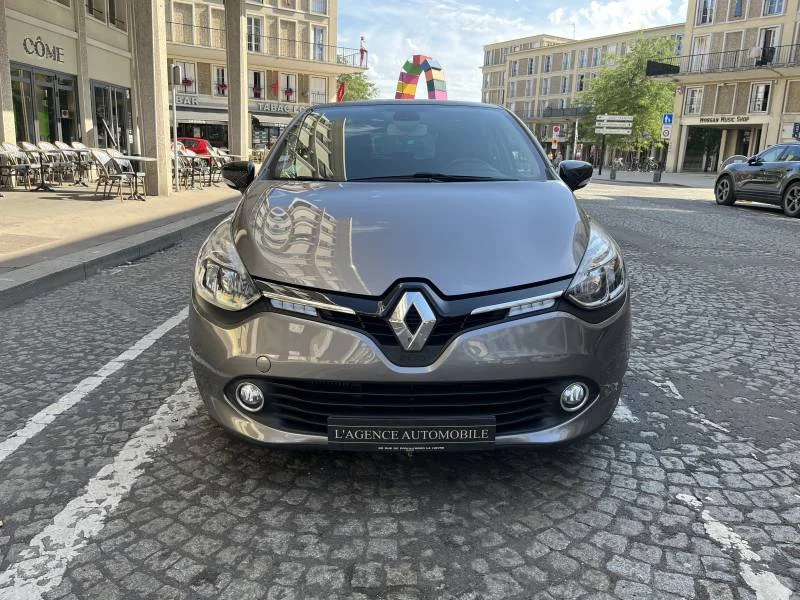 Renault Clio — photo 11