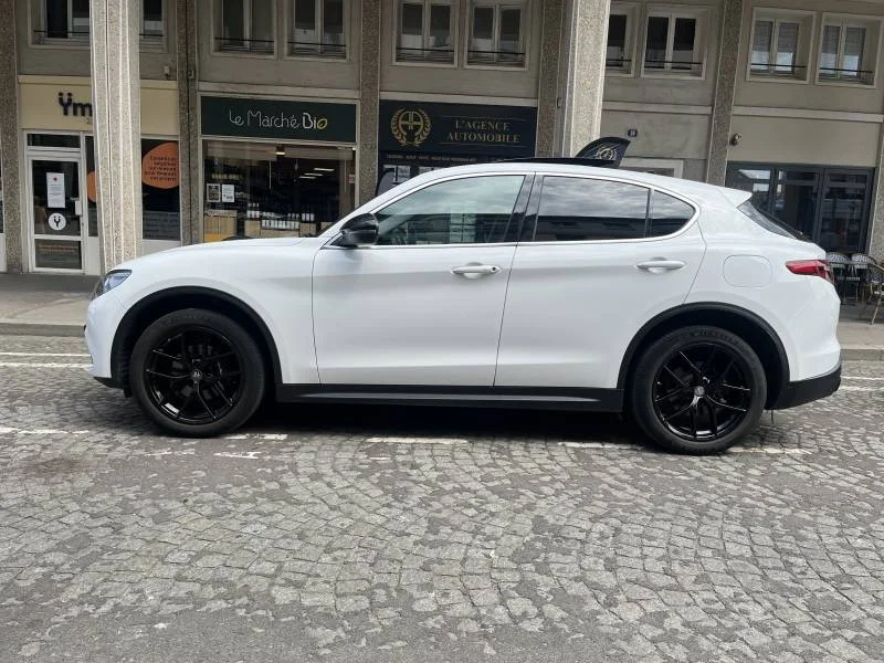 Alfa Romeo Stelvio — photo 11