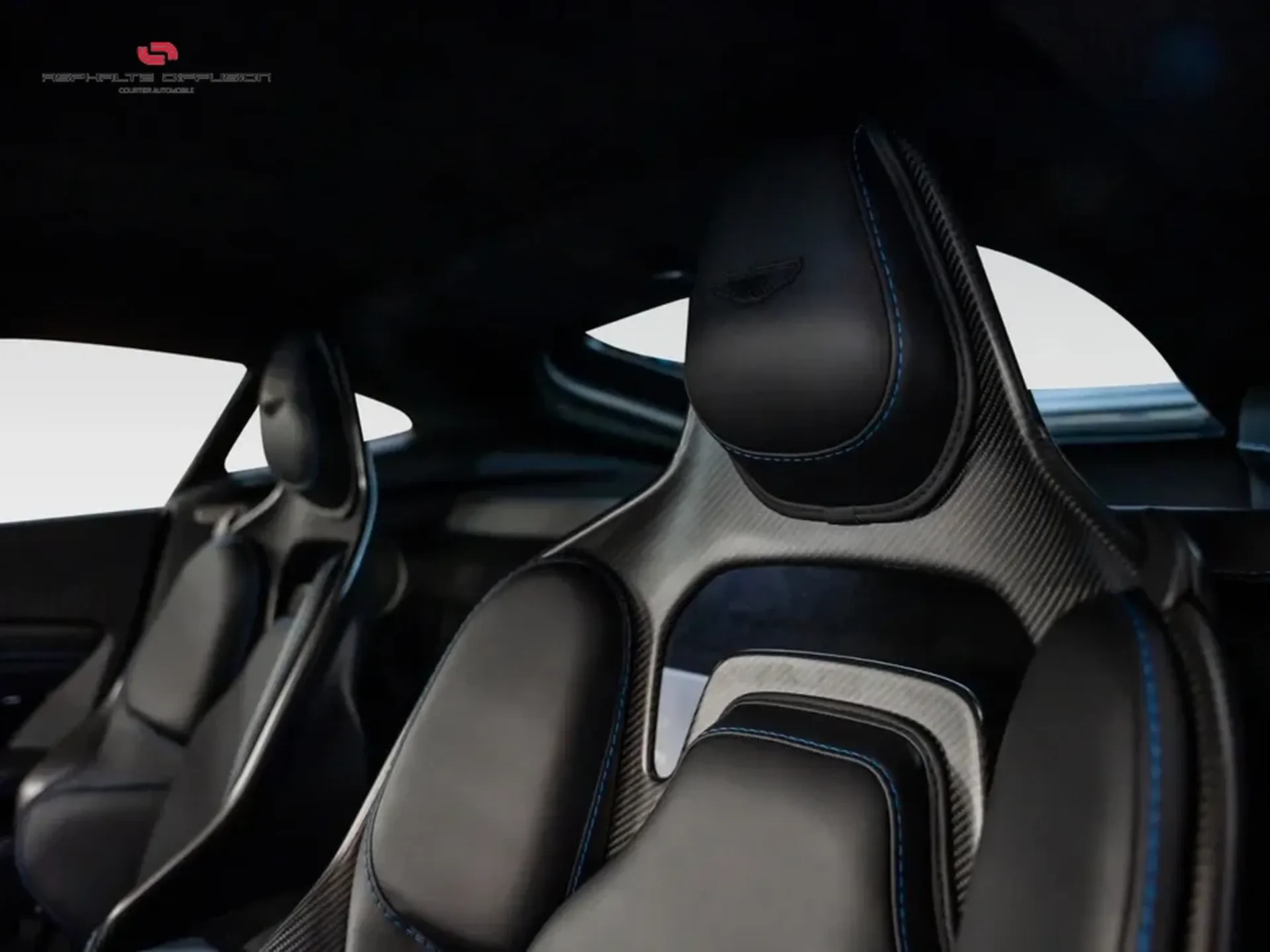 Aston Martin V12 Vantage — photo 6