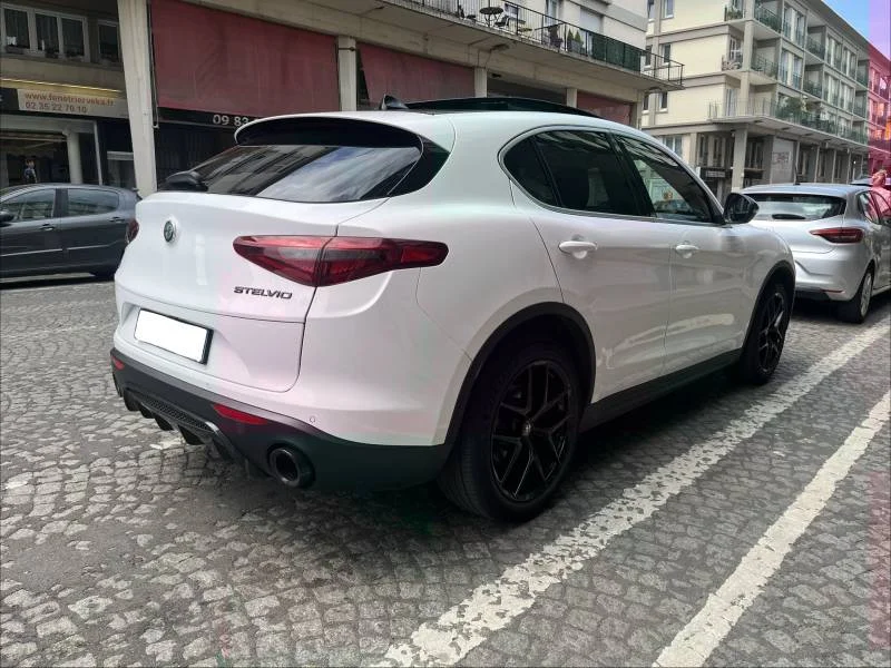 Alfa Romeo Stelvio — photo 14
