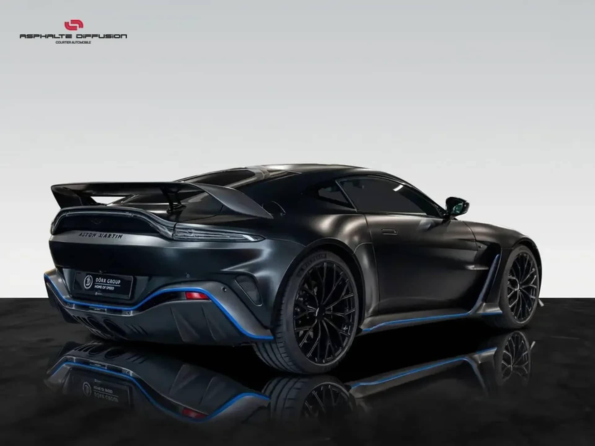 Aston Martin V12 Vantage — photo 4