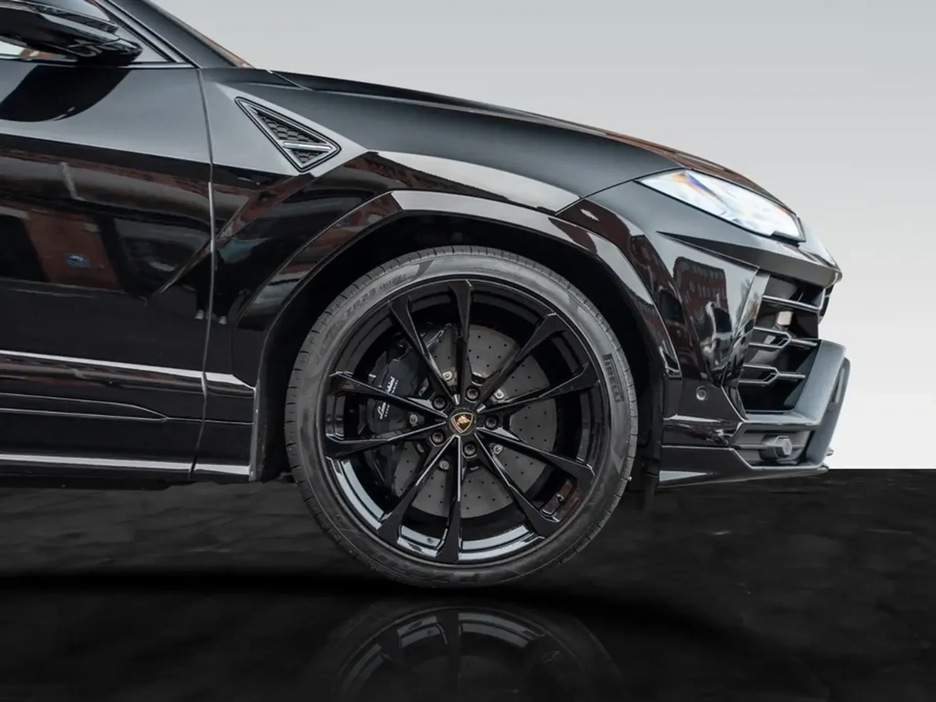 Lamborghini Urus — photo 6