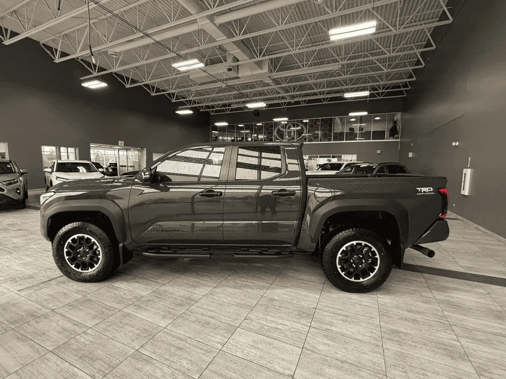 Toyota Tacoma — photo 3