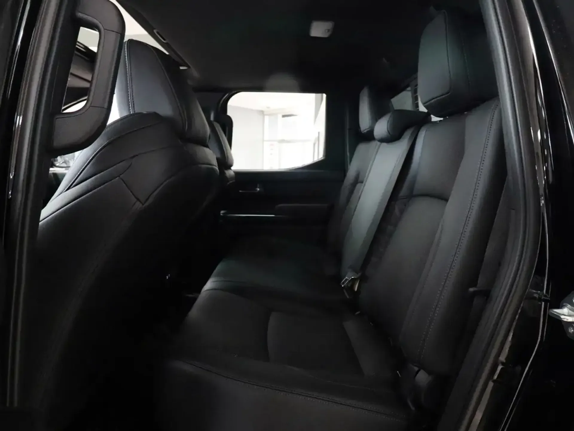 Toyota Tacoma — photo 6