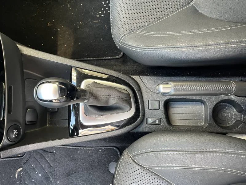 Renault Clio — photo 8