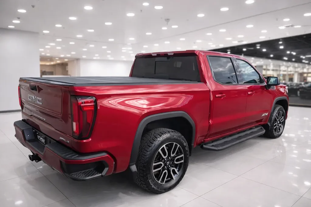 GMC Sierra — photo 11