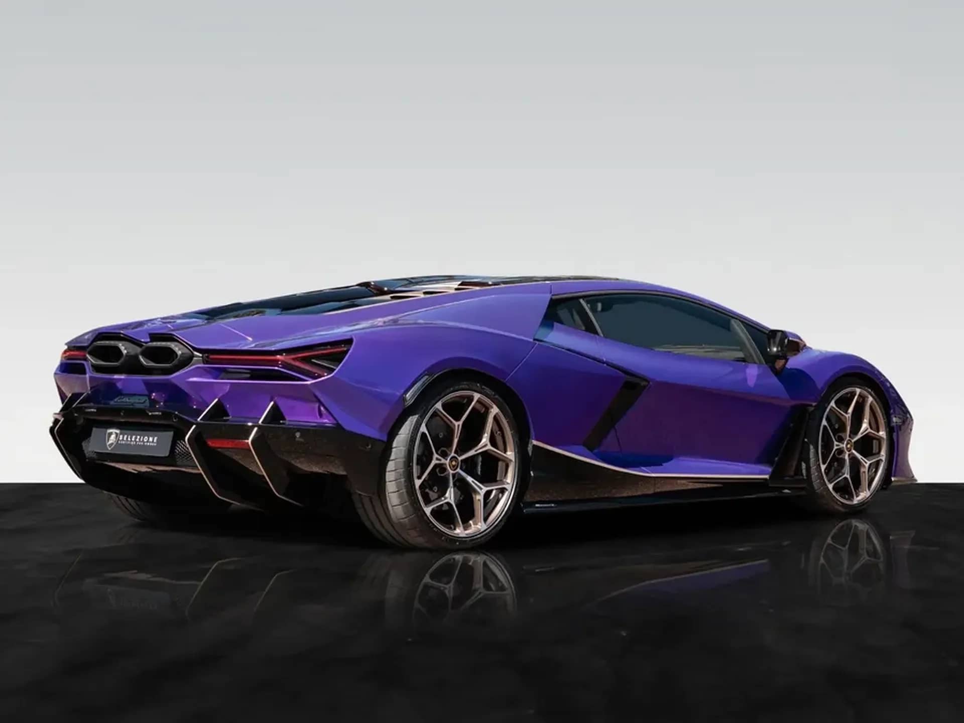 Lamborghini Revuelto — photo 4