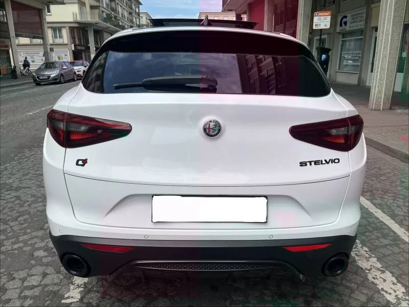 Alfa Romeo Stelvio — photo 13
