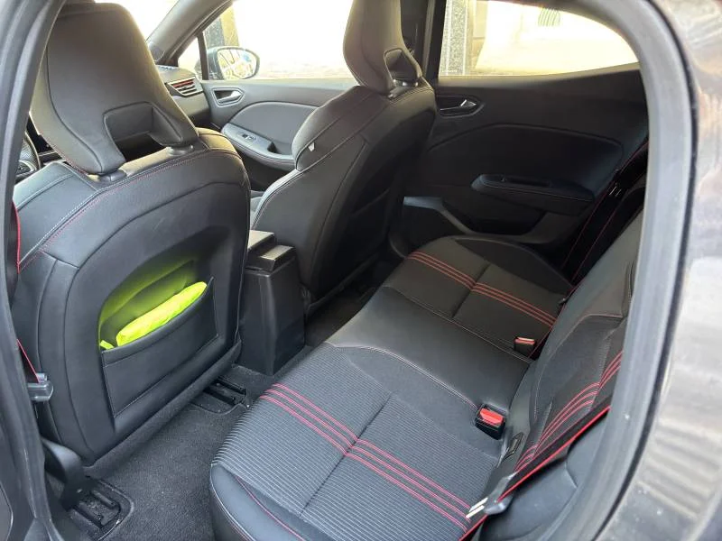 Renault Clio — photo 9