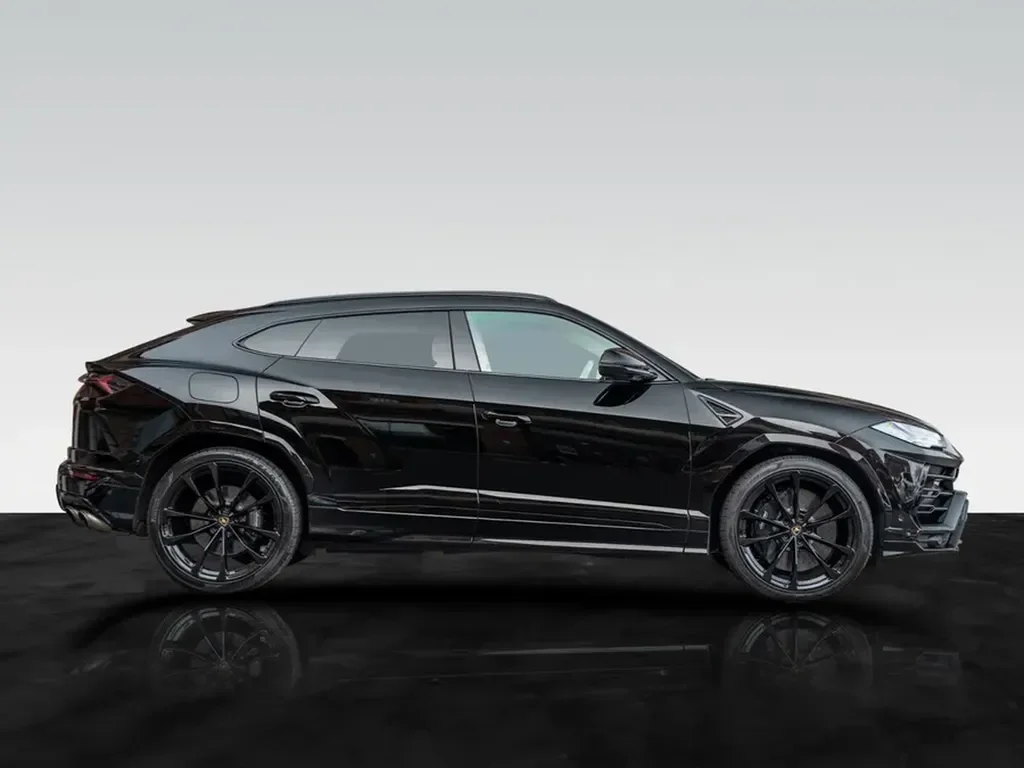 Lamborghini Urus — photo 13
