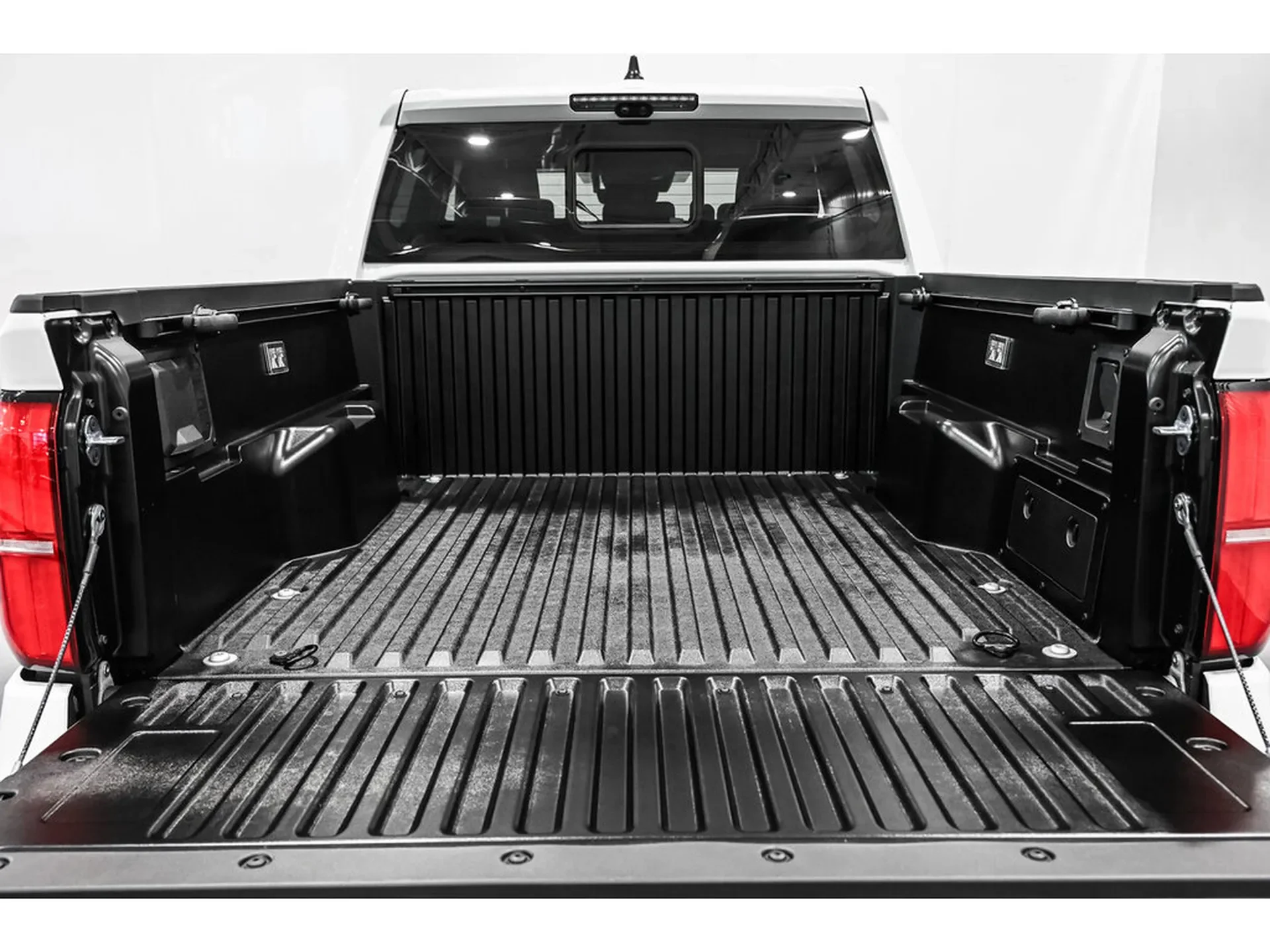 Toyota Tacoma — photo 9