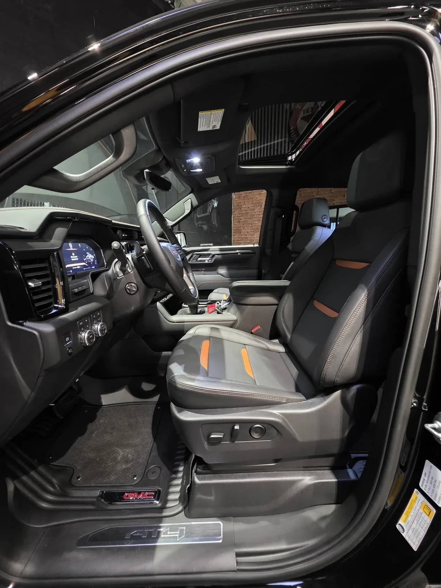 GMC Sierra — photo 5