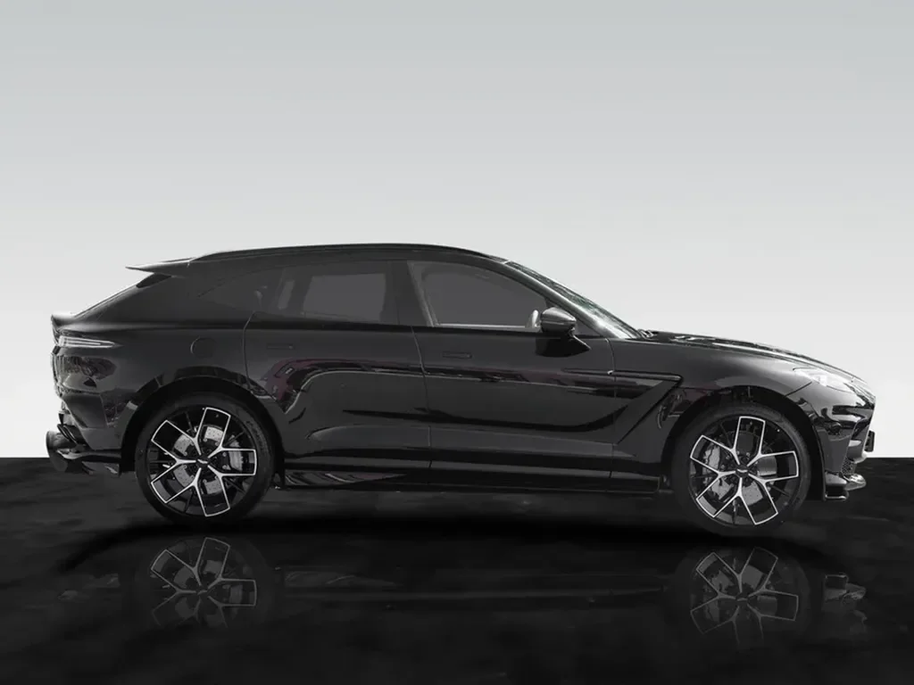 Aston Martin DBX — photo 14