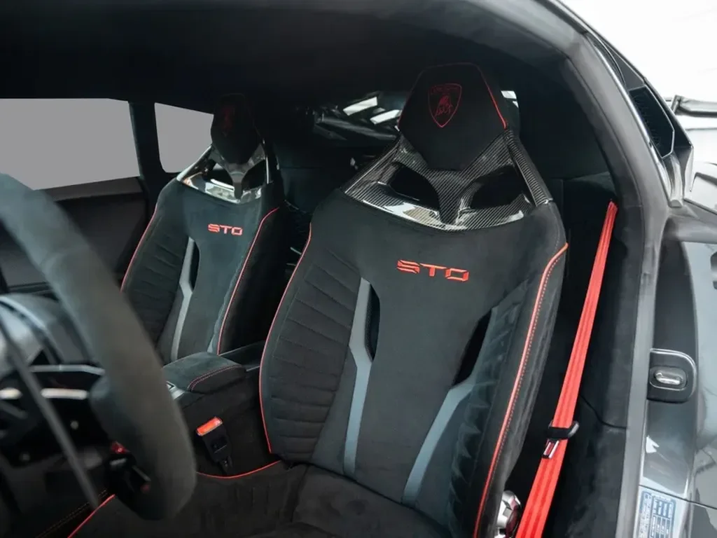 Lamborghini Huracan — photo 15