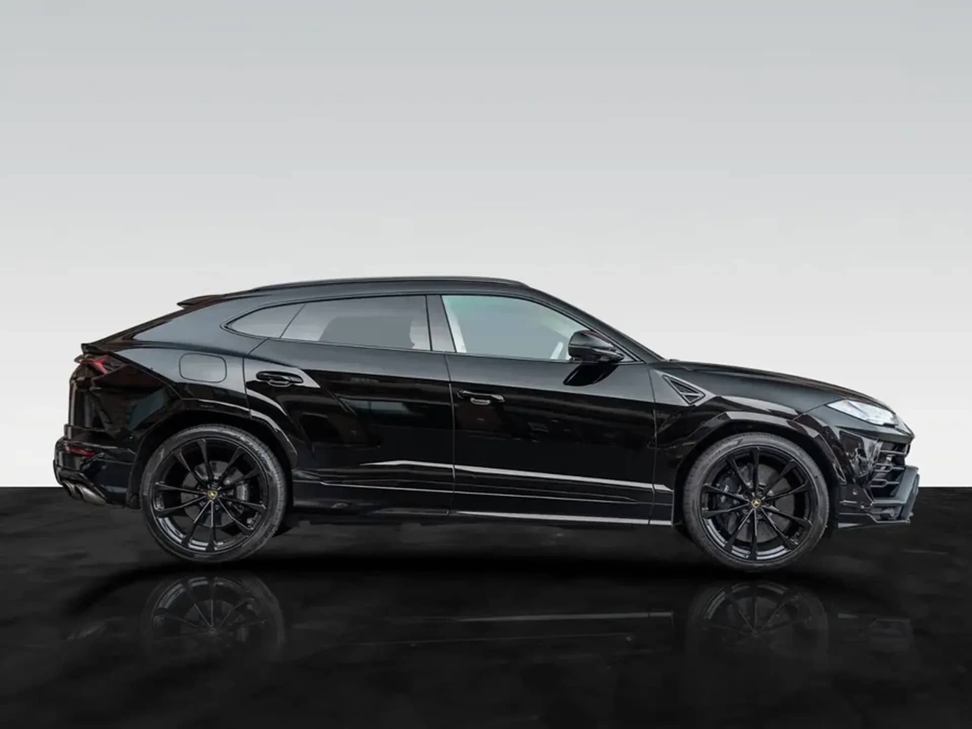 Lamborghini Urus — photo 4