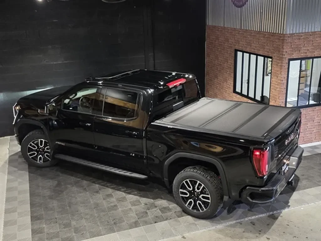 GMC Sierra — photo 9