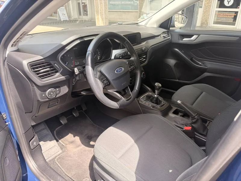 Ford Focus — photo 7