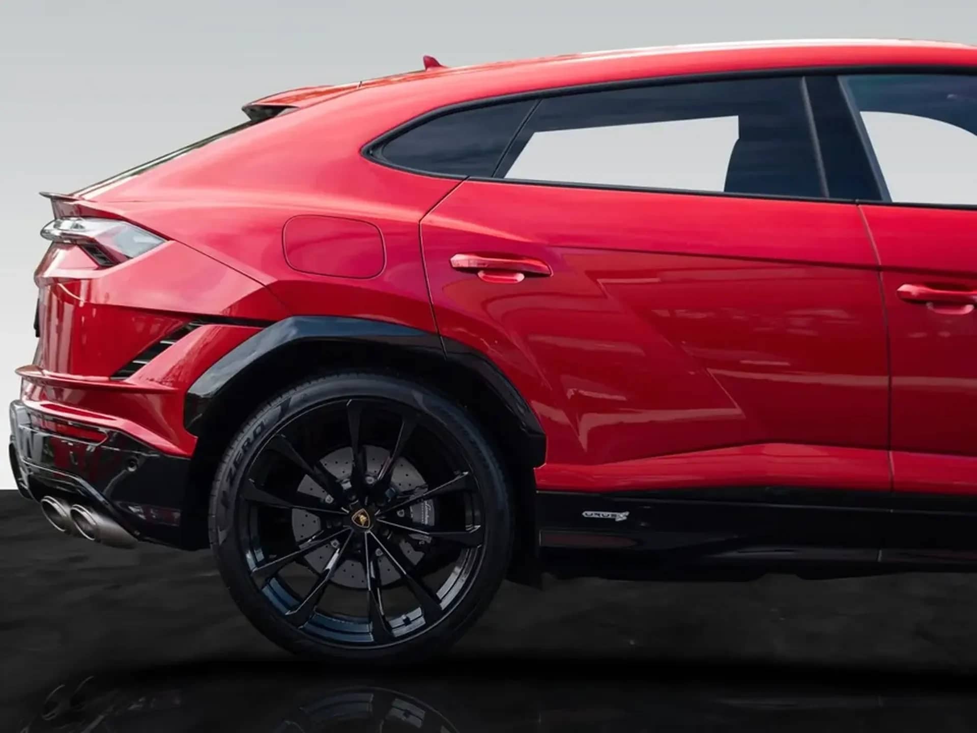 Lamborghini Urus — photo 4