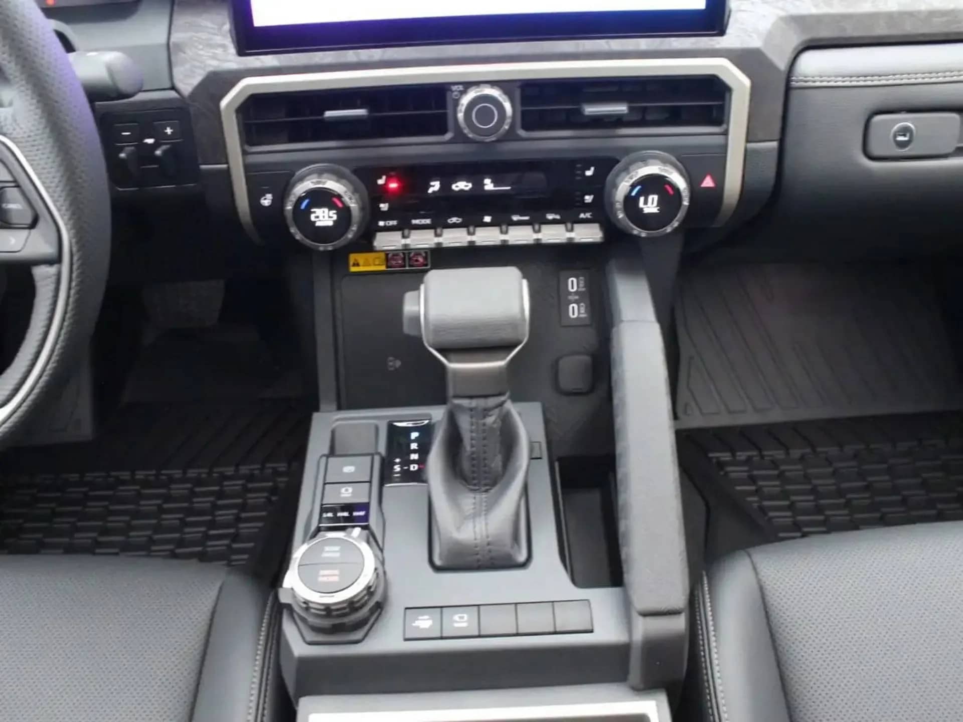Toyota Tacoma — photo 10