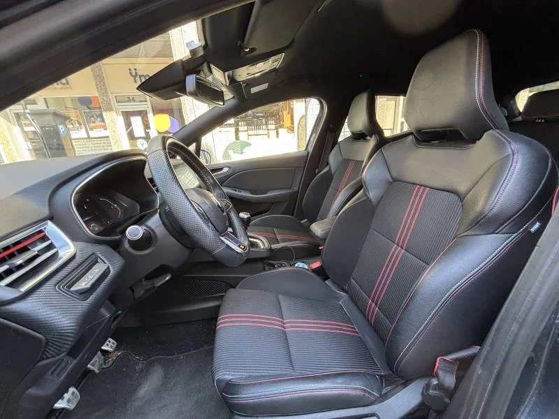 Renault Clio — photo 8