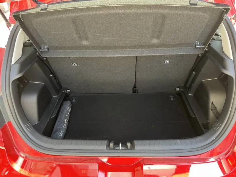 Hyundai i20 — photo 9