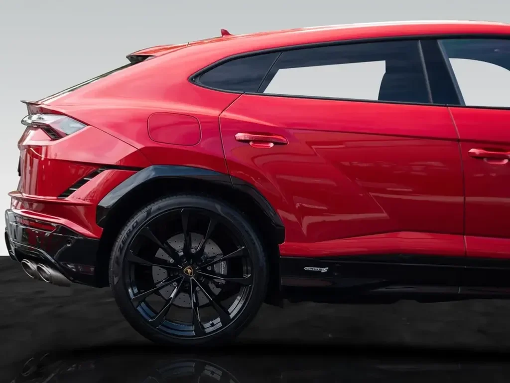 Lamborghini Urus — photo 13