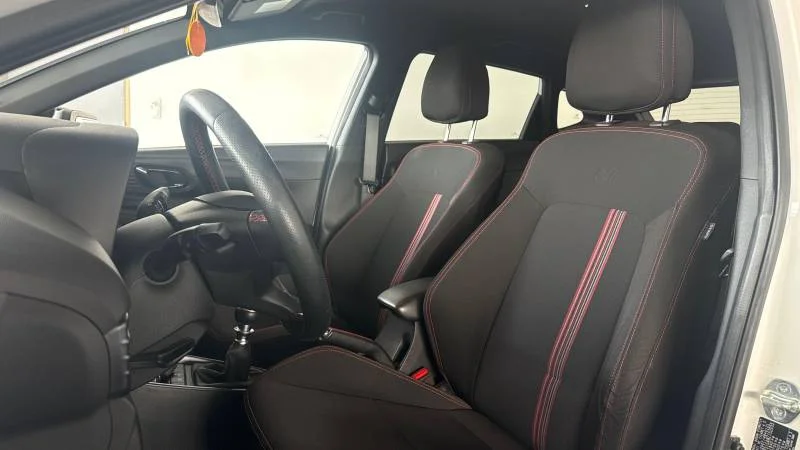 Hyundai i20 — photo 8
