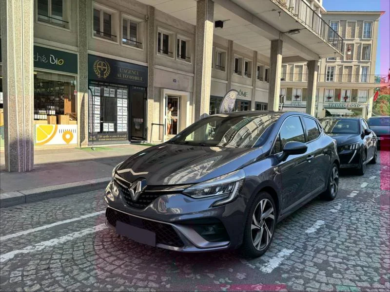 Renault Clio — photo 12