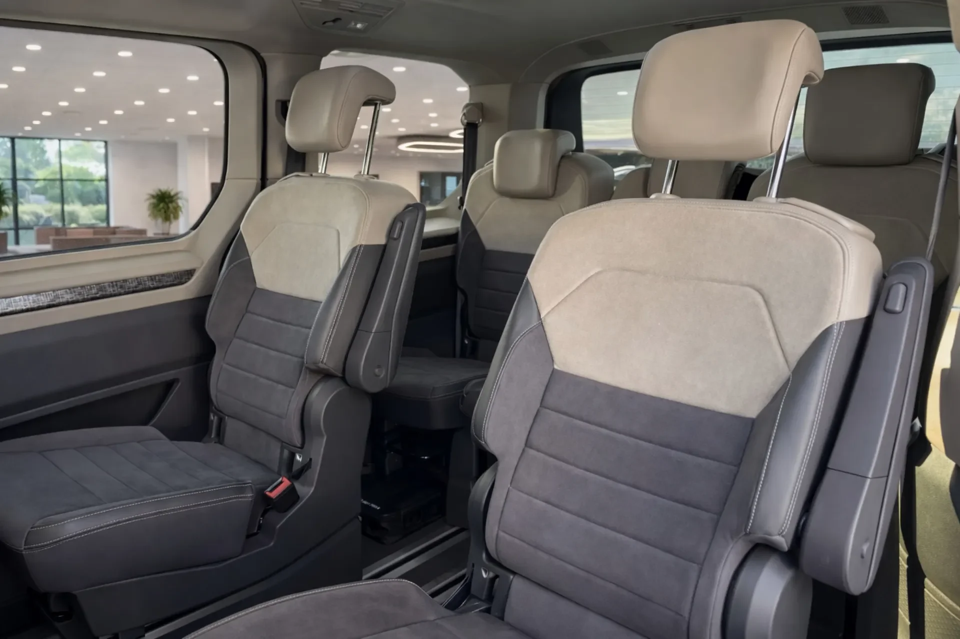 Volkswagen T7 Multivan — photo 6