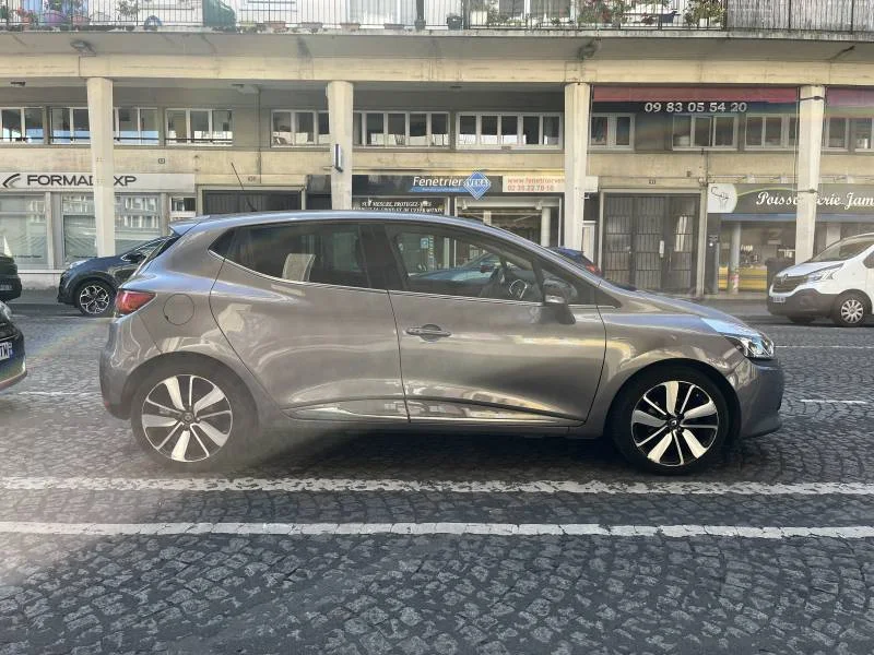Renault Clio — photo 12