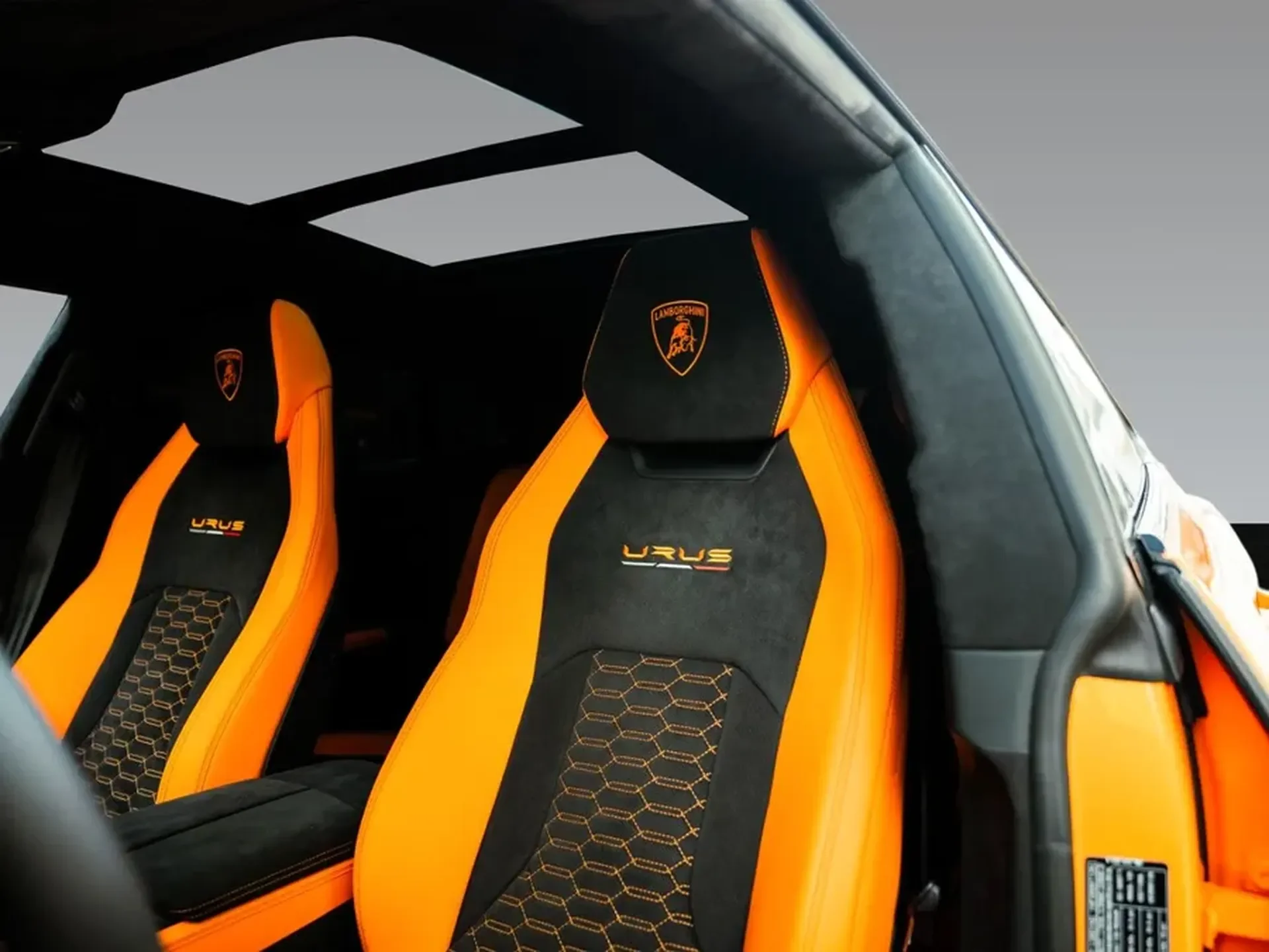 Lamborghini Urus — photo 11