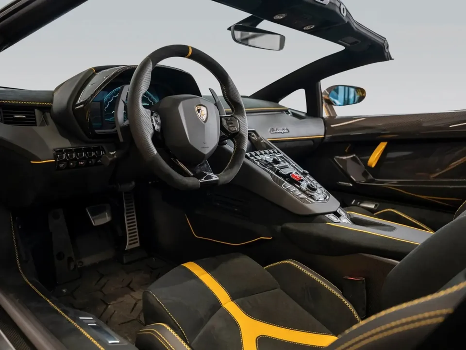 Lamborghini Aventador — photo 8