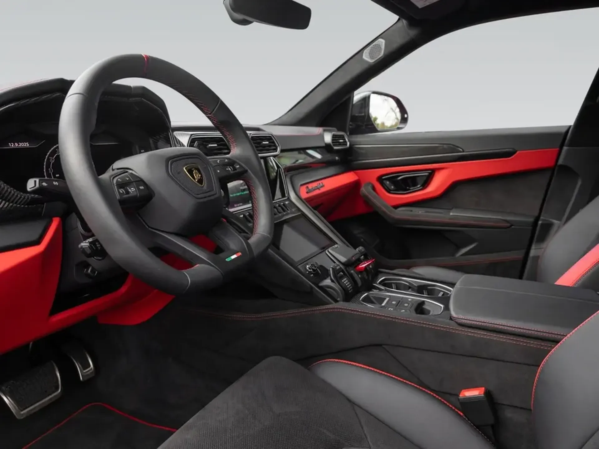 Lamborghini Urus — photo 11