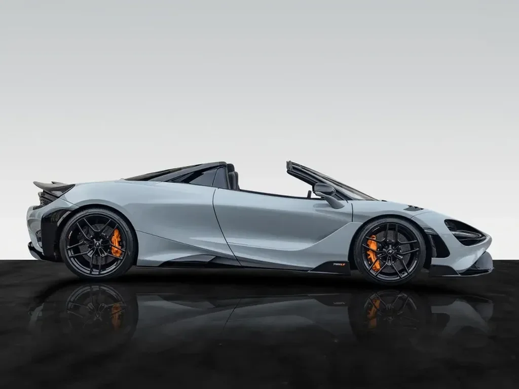 McLaren 765LT — photo 15