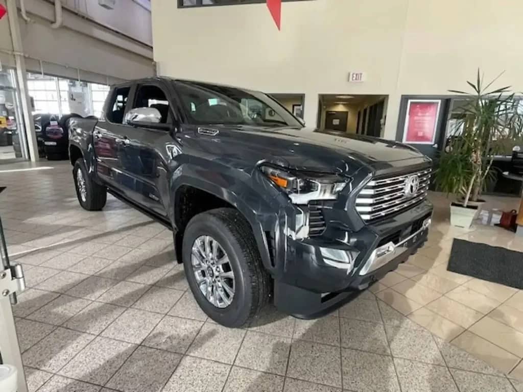 Toyota Tacoma — photo 13